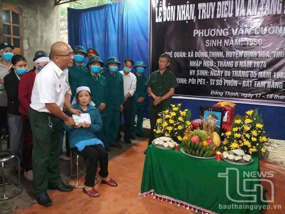 Ban liên lạc còn vận động được sự đóng góp từ các tổ chức và cá nhân để hỗ trợ các gia đình liệt sĩ