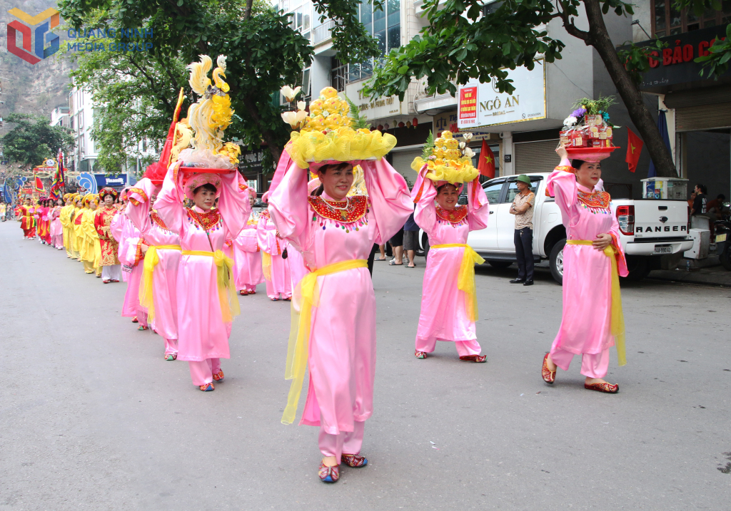 Các đồ lễ được chuẩn bị chu đáo, kỹ lưỡng.