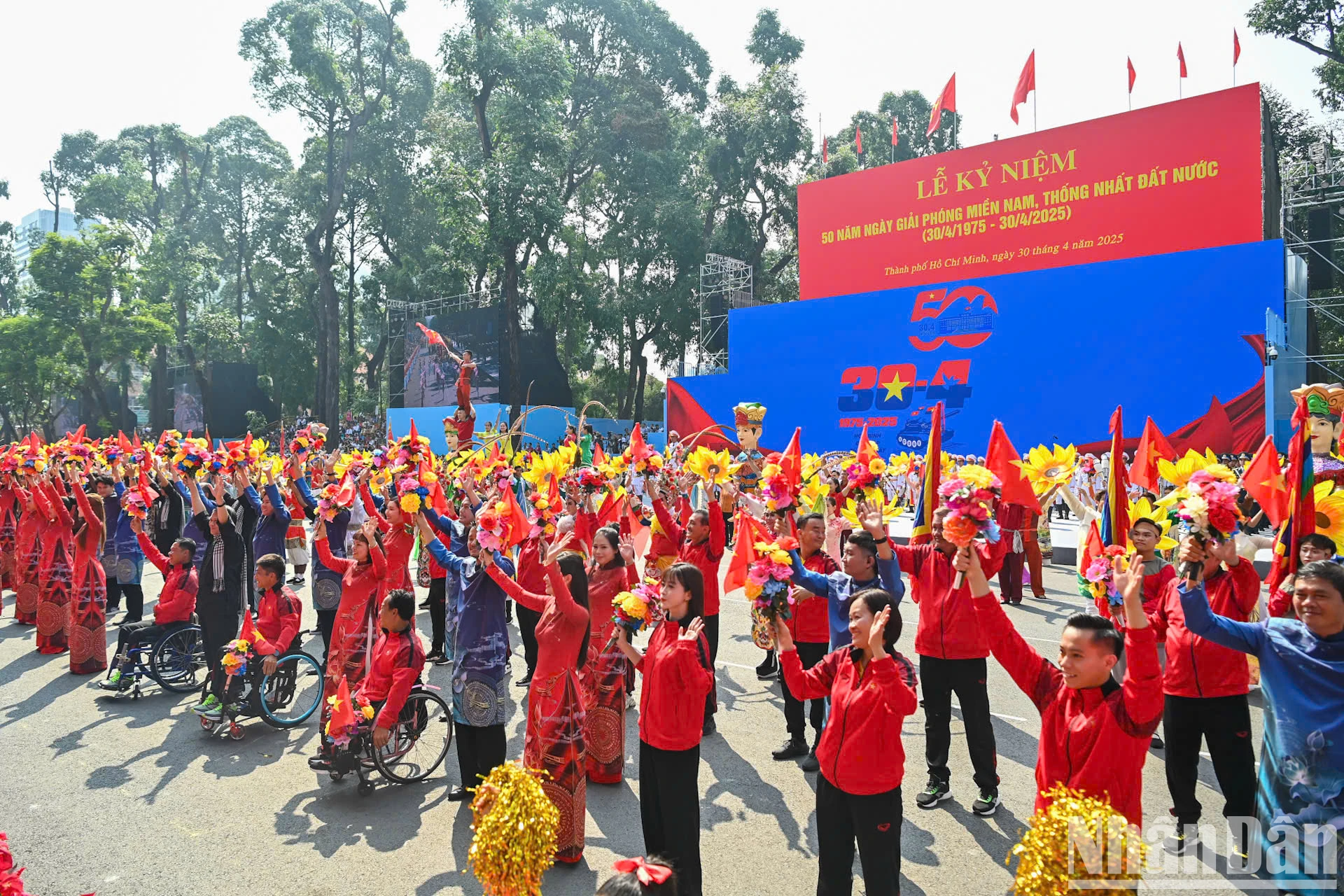 [Ảnh] Khối văn hóa, thể thao, truyền thông tại Lễ kỷ niệm 50 năm Ngày Giải phóng miền nam, thống nhất đất nước ảnh 7