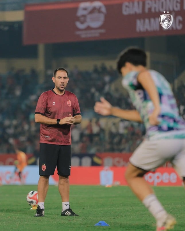 ផ្សាយផ្ទាល់ CAHN vs PSM Makassar 0-0 (H1)៖ CAHN លេងវាយលុករូបថតទី 4