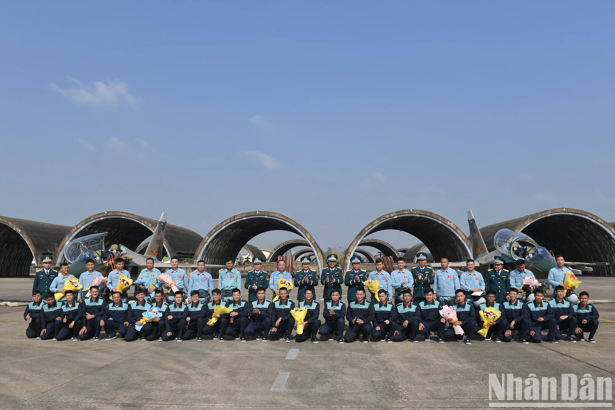[Ảnh] "Hổ mang chúa" Su-30MK2 hoàn thành nhiệm vụ vinh quang ngày 30/4 ảnh 15
