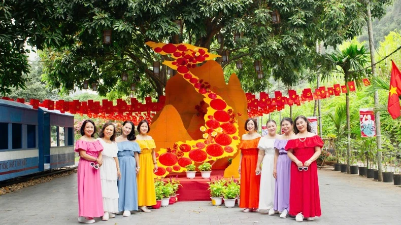 Sức hấp dẫn của du lịch Ninh Bình dịp nghỉ lễ 30/4-1/5 ảnh 1
