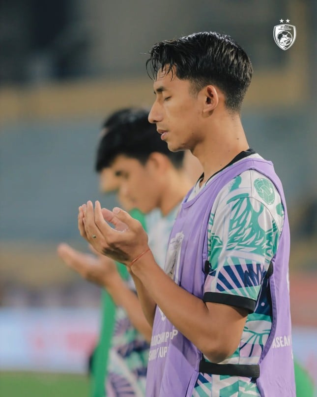 ផ្សាយផ្ទាល់ CAHN ទល់នឹង PSM Makassar 0-0 (H1)៖ CAHN លេងអាសអាភាស រូបថតទី 3