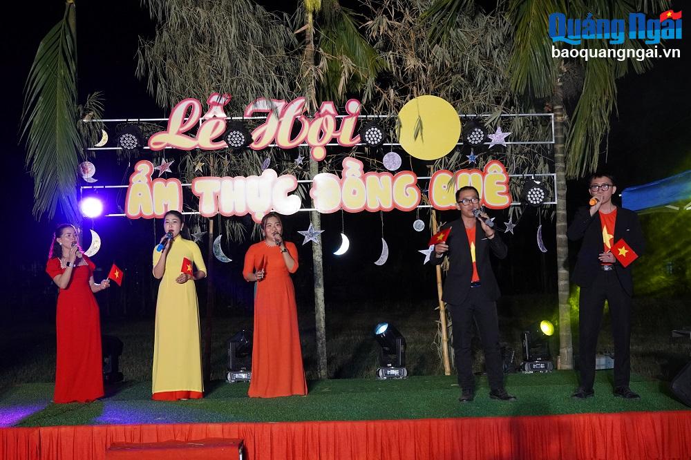 Chương trình nghệ thuật đặc sắc tại Lễ hội Ẩm thực đường quê.