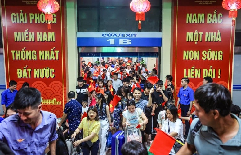 Ngành đường sắt cũng giảm 40% giá vé tàu cho hành khách đi tàu là: Thương binh, người hưởng chính sách như thương binh, bệnh binh, cựu chiến binh, thân nhân người có công với cách mạng