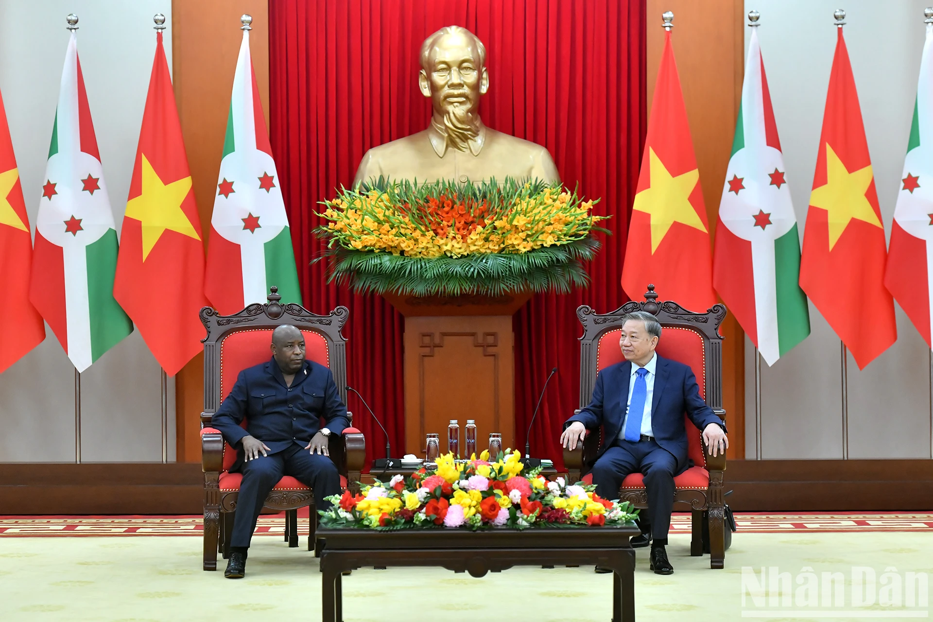 [រូបថត] អគ្គលេខាធិការ To Lam ទទួលប្រធានាធិបតីសាធារណរដ្ឋប៊ូរុនឌី Évariste Ndayishimiye រូបថត 1