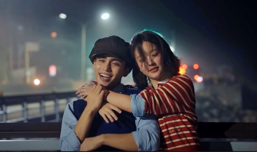 MV “Ôm em thật lâu” của MONO được lấy cảm hứng từ câu chuyện có thật. Ảnh cắt MV