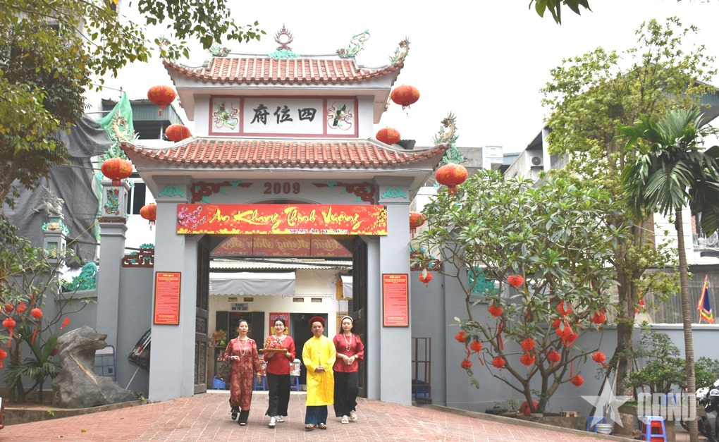 Đền Rừng linh thiêng ven sông Hồng