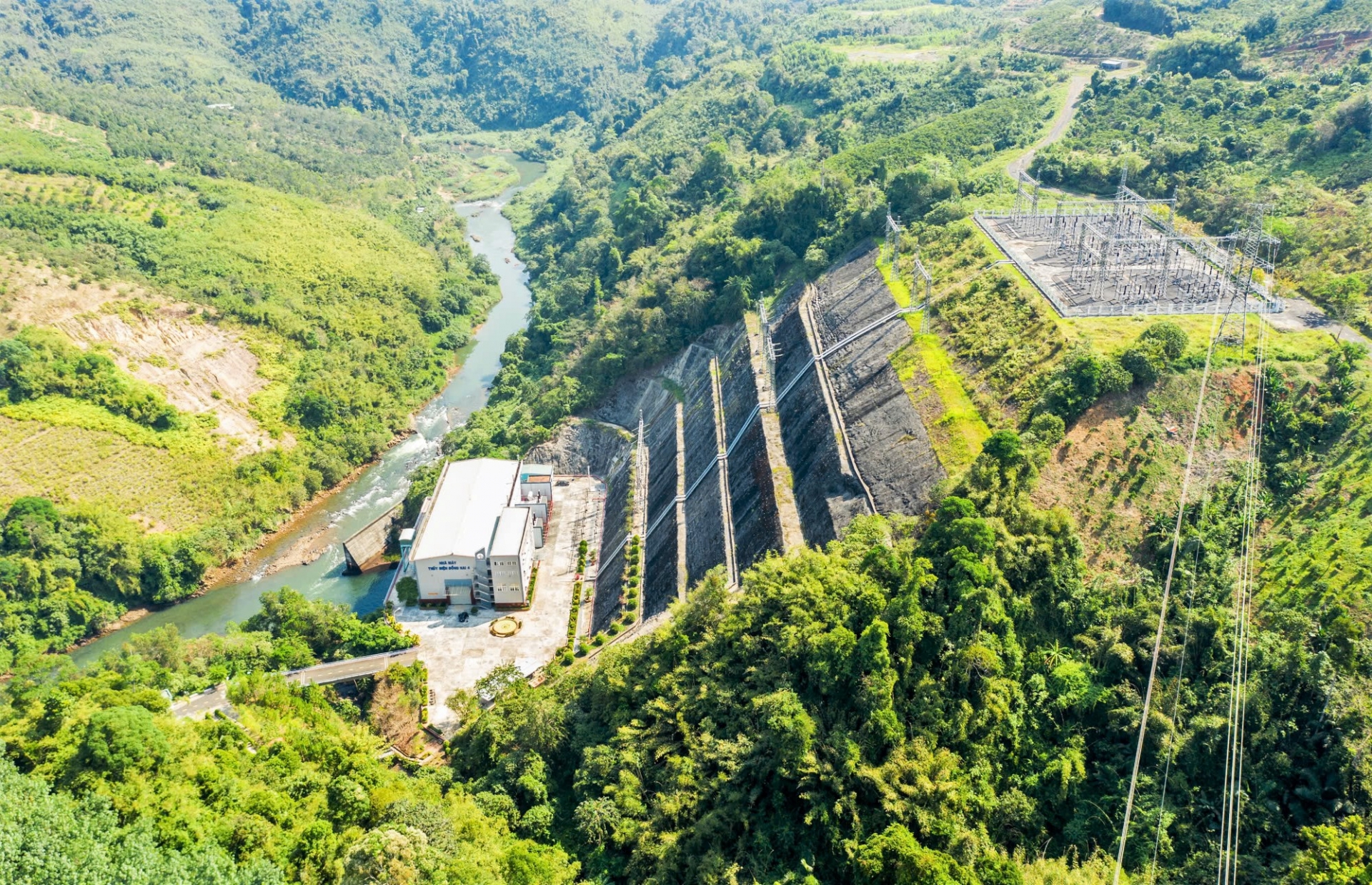 ទំនប់វារីអគ្គិសនីដុងណៃ 4 (2 x 170 MW) និងស្ថានីយ៍ចែកចាយ 220 kV
