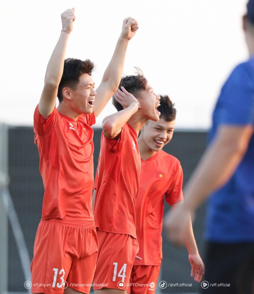Lịch thi đấu U.17 Việt Nam - Úc hôm nay: Cú sốc ngày ra quân, HLV Roland nói gì?- Ảnh 4.