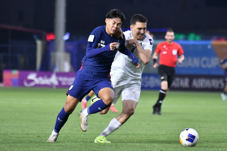 Chơi thiếu người, Thái Lan chịu thua trước Uzbekistan ở trận ra quân U17 Asian Cup 2025 - Ảnh 2.