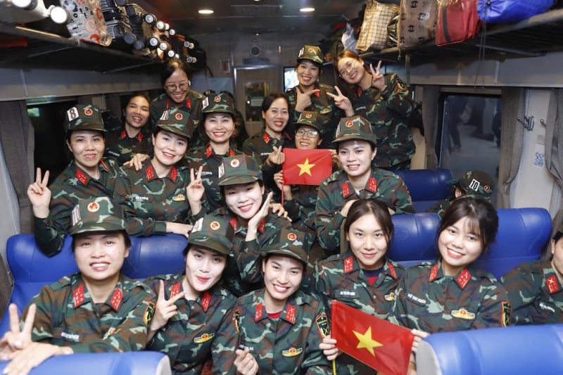 The Ministry of National Defense's parade and marching groups began marching to the South -2