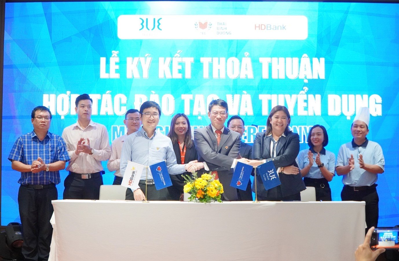 (Lễ ký kết Thoả thuận Hợp tác đào tạo và tuyển dụng giữa Khách sạn 
Tui Blue và Trường Đại học Thái Bình Dương)
