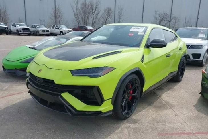 なぜ、数十億ドルもする新車のランボルギーニ・ウルス・ペルフォルマンテが「スクラップ」として売られているのでしょうか? Ly do Lamborghini Urus Performante bac ty moi tinh ban gia “sat vun”?