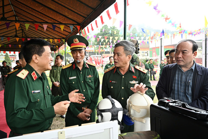 Đoàn khảo sát của Ủy ban Quốc phòng, An ninh và Đối ngoại khảo sát thực tế tại Lữ đoàn 86