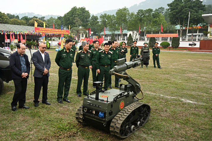 Đoàn khảo sát của Ủy ban Quốc phòng, An ninh và Đối ngoại khảo sát thực tế tại Lữ đoàn 86