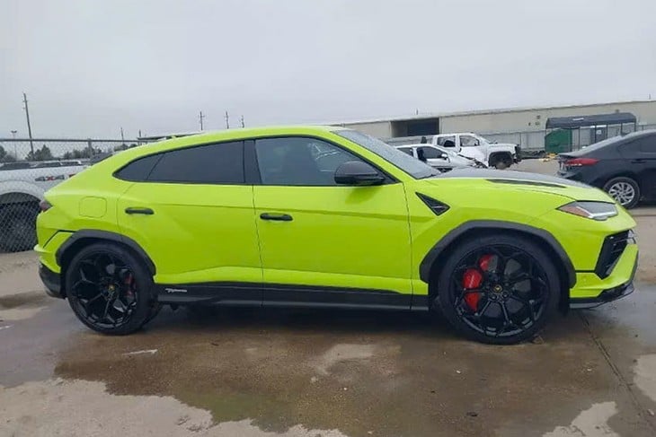 なぜ、数十億ドルもする新車のランボルギーニ・ウルス・ペルフォルマンテが「スクラップ」として売られているのでしょうか? - 画像2 Ly do Lamborghini Urus Performante bac ty moi tinh ban gia “sat vun”?-Hinh-2