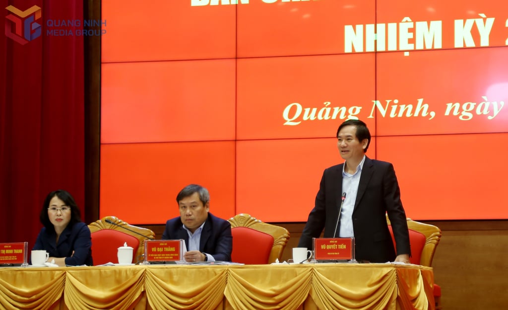 Đồng chí Vũ Quyết Tiến, Phó Bí thư Tỉnh ủy, phát biểu tại hội nghị.