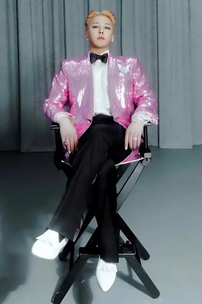G-Dragon: Người đàn ông hiếm hoi cân đẹp mọi trang phục sến súa - 1