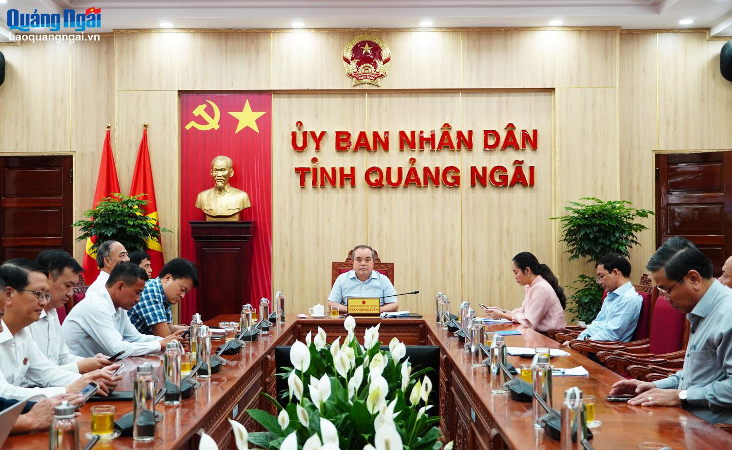 Quang cảnh cuộc họp tại điểm cầu Quảng Ngãi.