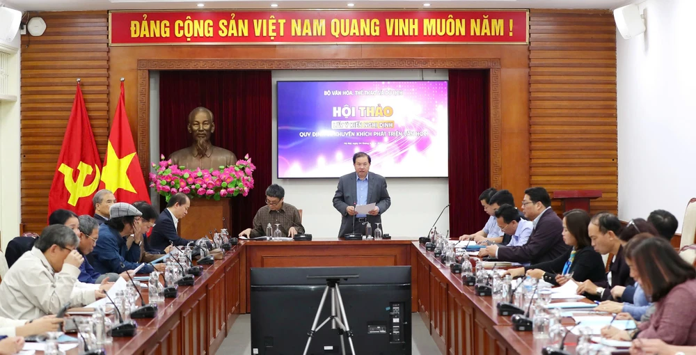 បង្កើត​ក្រឹត្យ​មួយ​ដើម្បី​ជំរុញ​ការ​អភិវឌ្ឍ​អក្សរសាស្ត្រ។ រូបថត៖ ហួន ត្រាន