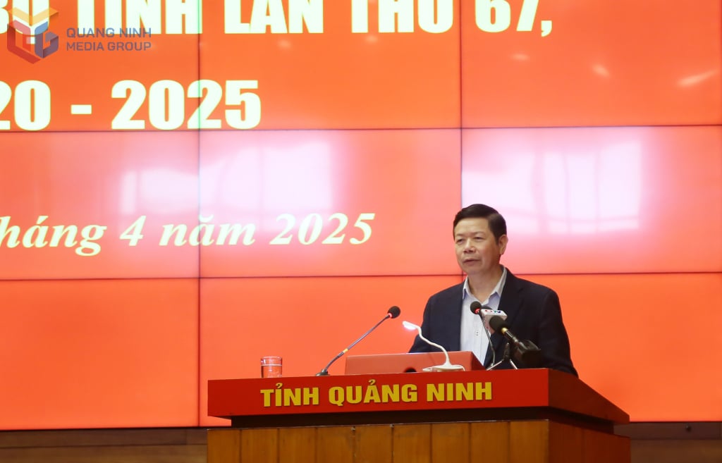 Đồng chí Vũ Thành Long, Bí thư Huyện ủy Ba Chẽ phát biểu thảo luận tại hội nghị.