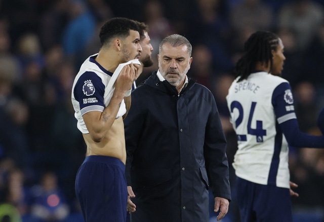 HLV Mourinho gây sự cố để dẫn dắt đội tuyển Brazil, Ange Postecoglou sắp bị sa thải - Ảnh 2.