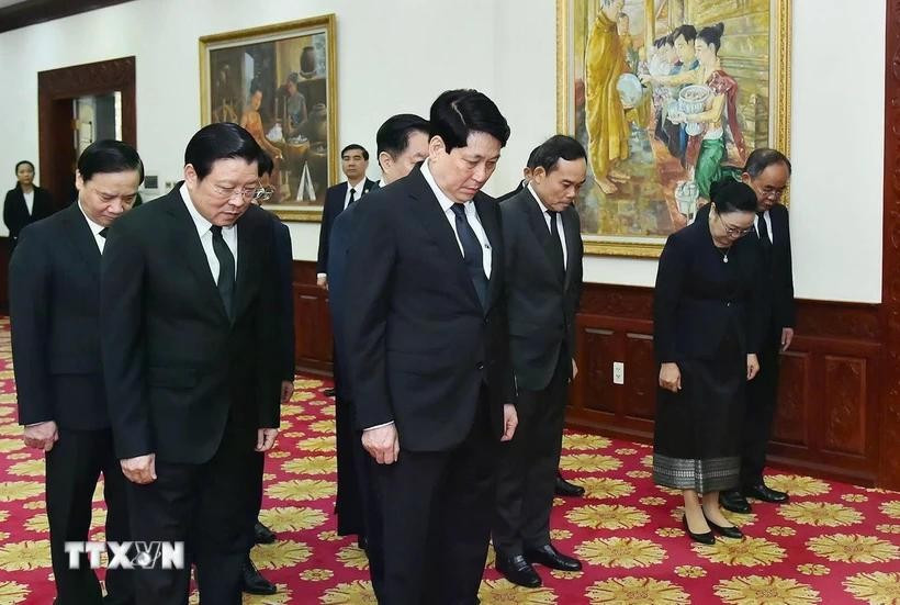 lanh-dao-cap-cao-dang-nha-nuoc-vieng-dong-chi-khamtay-siphandonedd.jpg