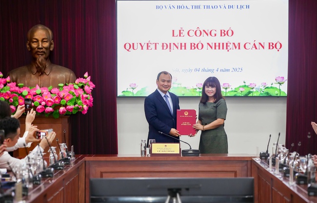 Bộ VHTTDL công bố và trao các quyết định về công tác cán bộ - Ảnh 2.