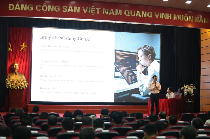 Bộ KH&CN tổ chức lớp bồi dưỡng về Generative AI cho lãnh đạo cấp Vụ - Ảnh 2.
