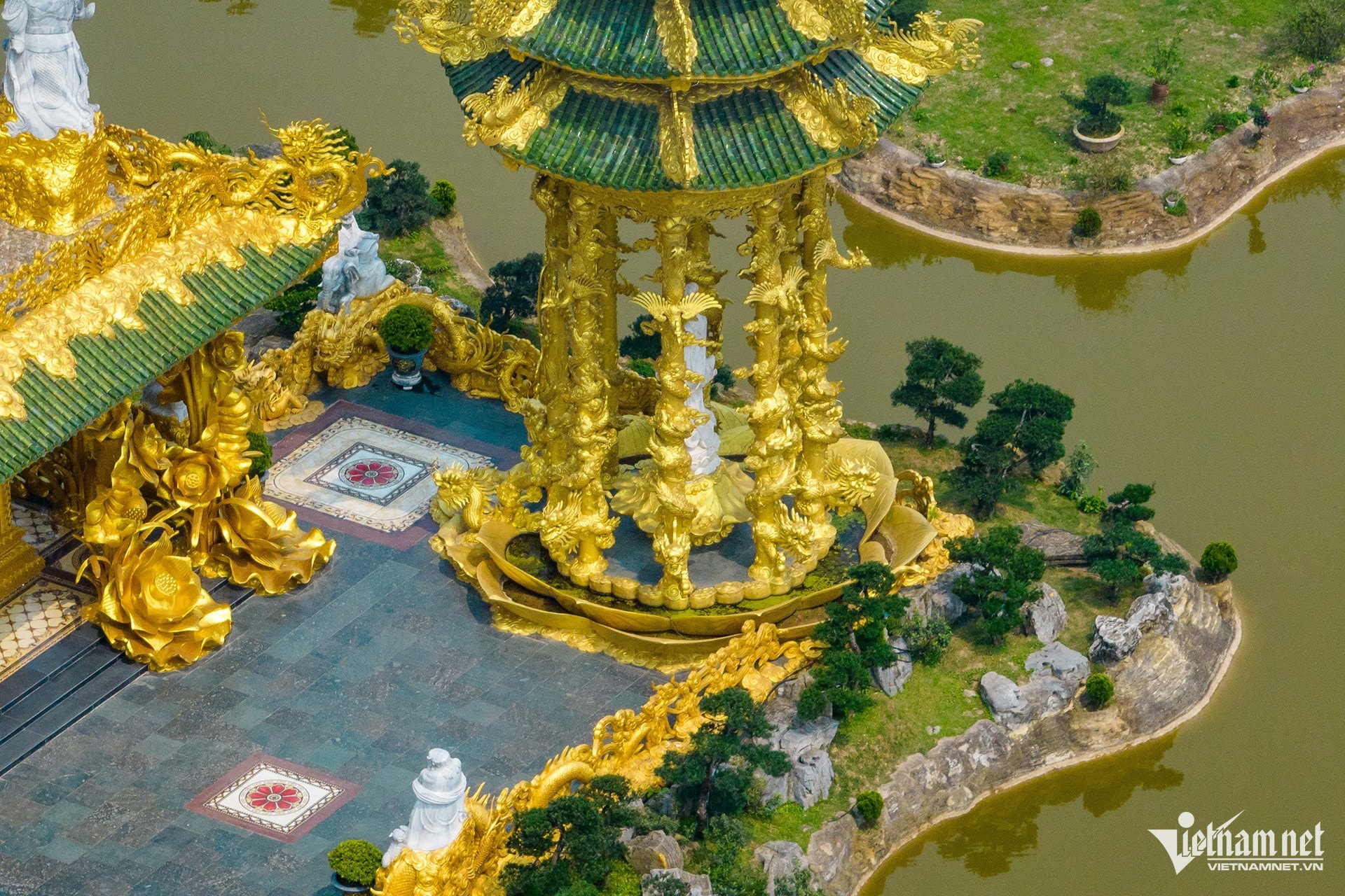 W-golden land.jpg