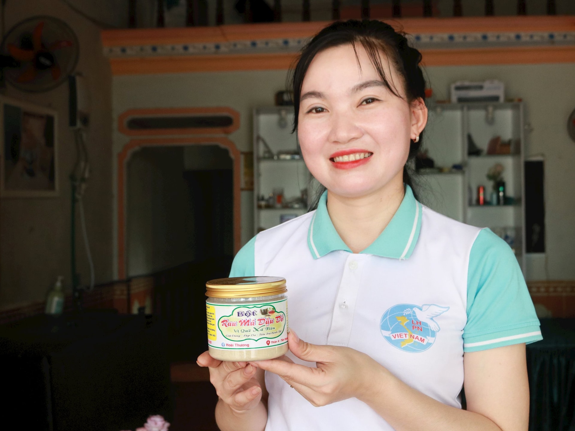 200g 한 상자에 야채가루 7만원이라니, 그녀의 머리는 손님들이 끊임없이 주문하는 경우가 많다.jpg