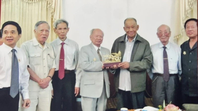 Đồng chí Khamtay Siphandone trong ký ức các cựu chiến binh và chuyên gia Việt Nam