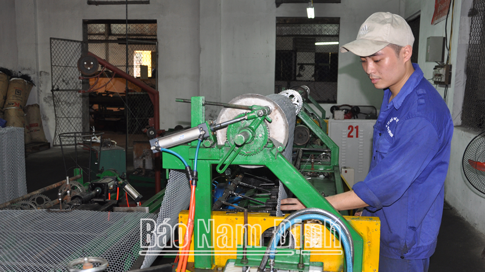 Línea de producción de malla de acero B40 en Nam Dinh Steel Mesh Joint Stock Company.