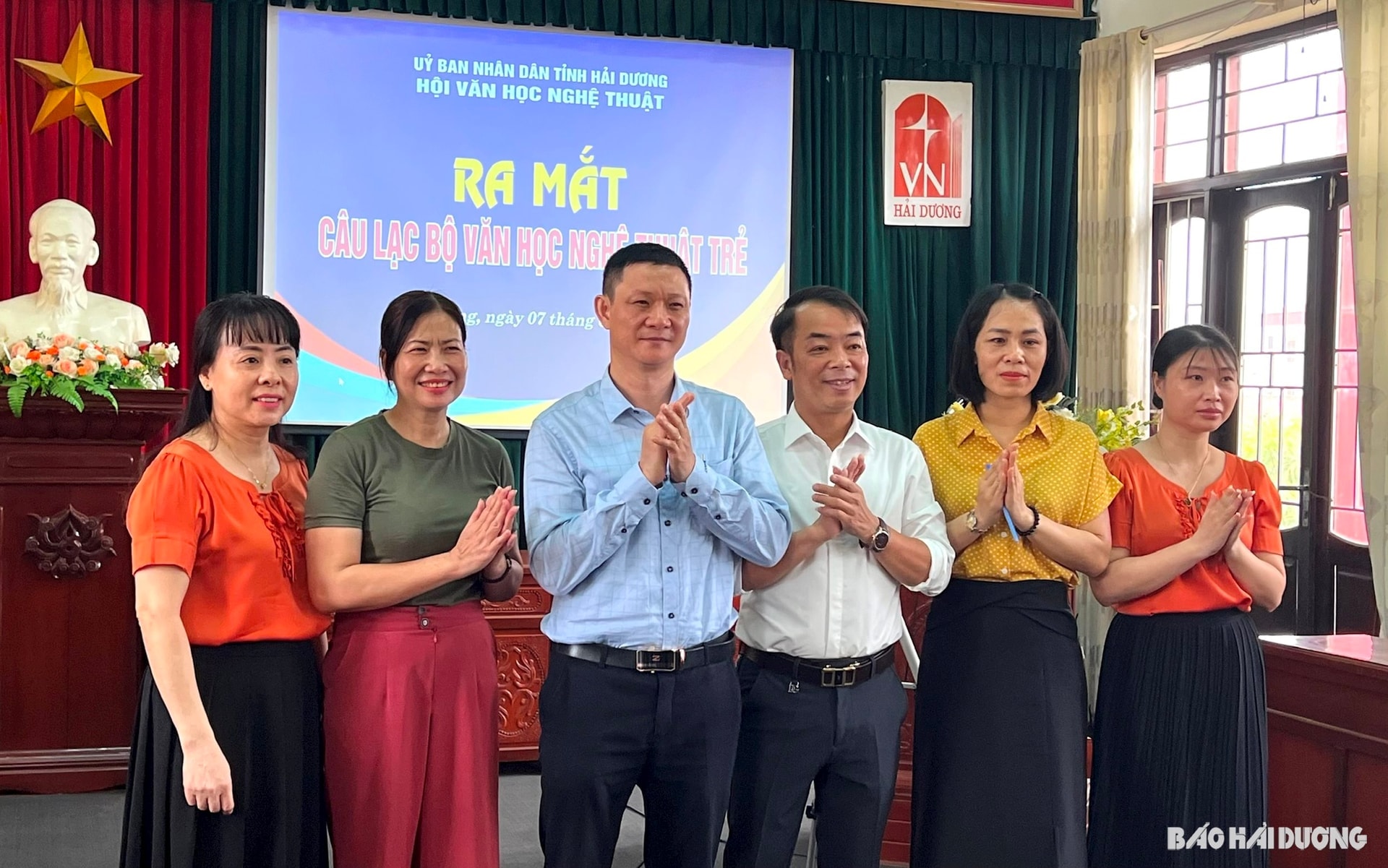clb-van-hoc-nghe-thuat.jpg