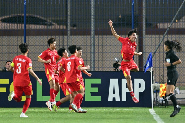 L'équipe U17 du Vietnam a pris un bon départ contre l'Australie - Photo 2.