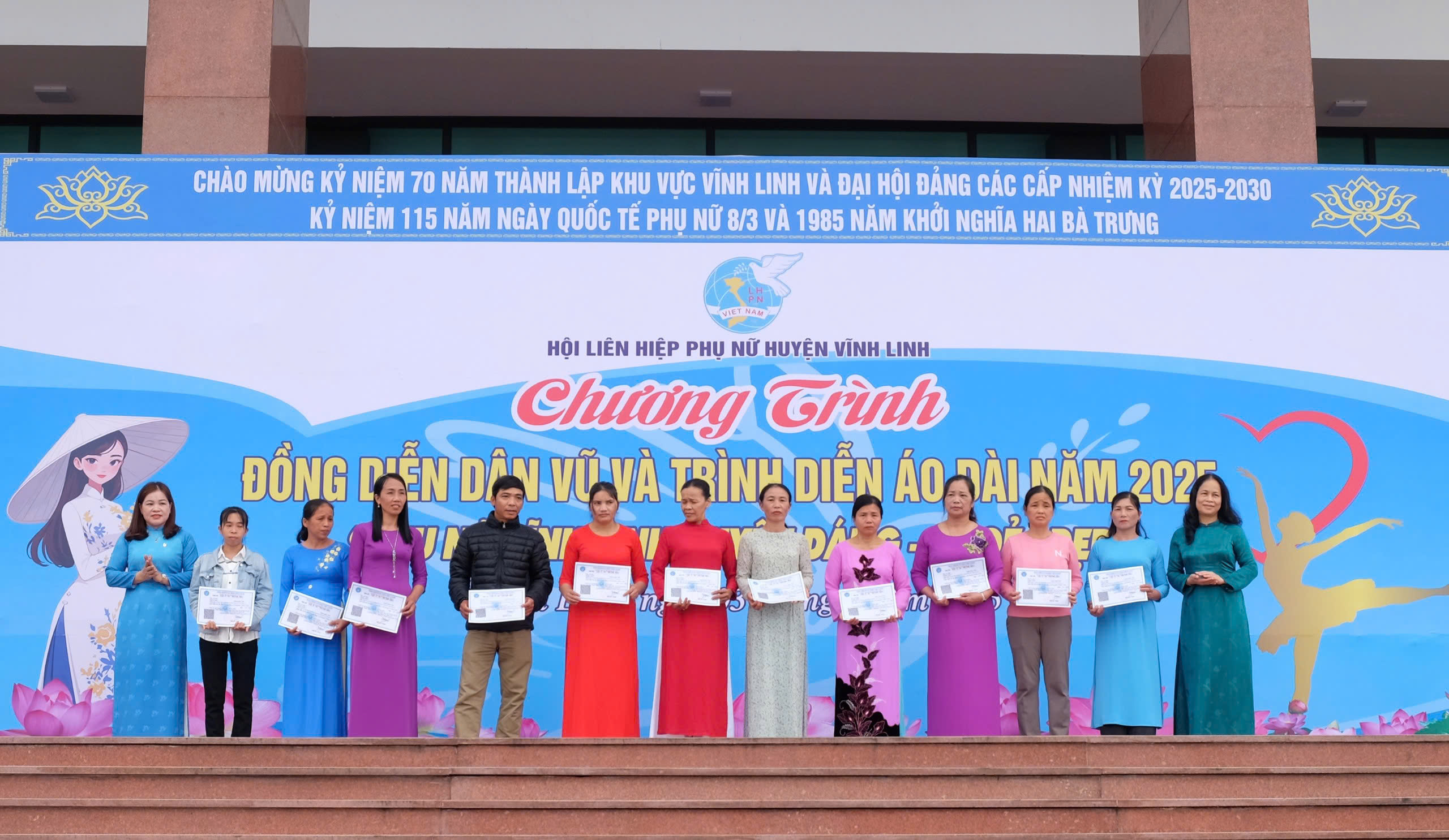 Vinh Linh women help each other buy health insurance