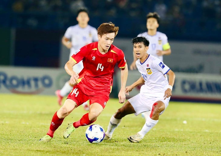 Tiền vệ Hoàng Đức lỡ cơ hội sang Man City - Ảnh 1.
