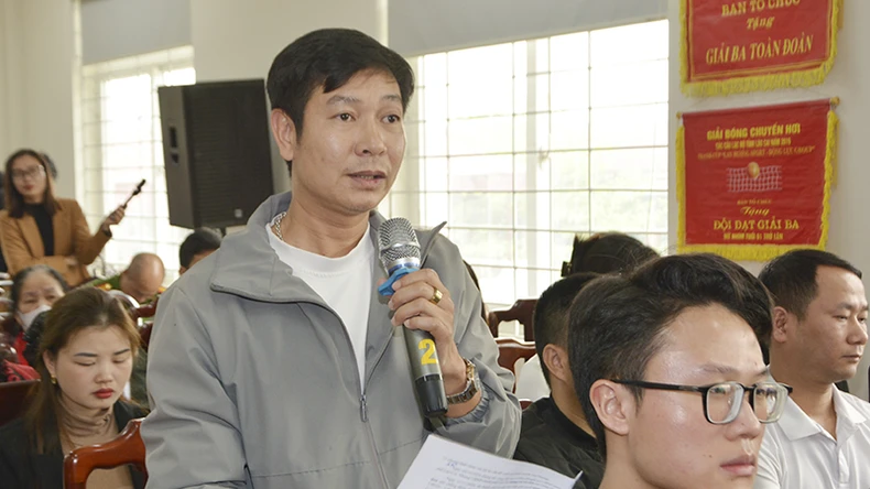 ラオカイ市はポムハン地区で自然災害の被災者と面会し、対話を行った。写真3
