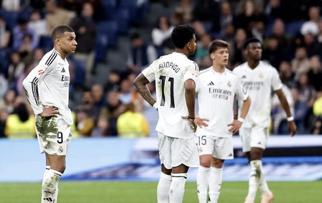 El Real Madrid se desplomó en el Bernabéu, el Barcelona se dividió ante el equipo de Antony - Foto 5.