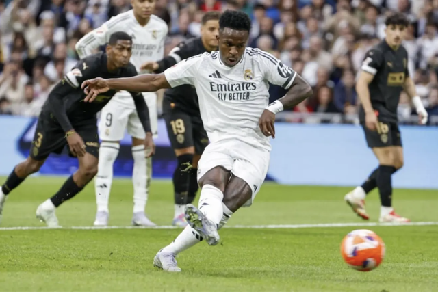 El Real Madrid se desplomó en el Bernabéu, el Barcelona se dividió ante el equipo de Antony - Foto 1.