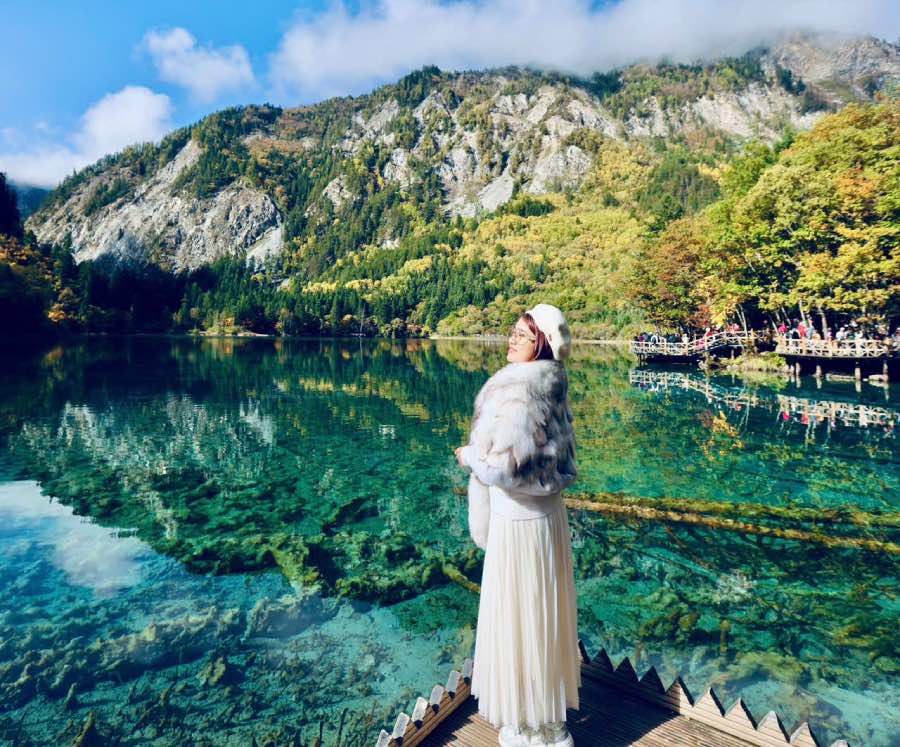famous-flower-lake-in-the-park-of-resurrection-of-the-prince.jpg