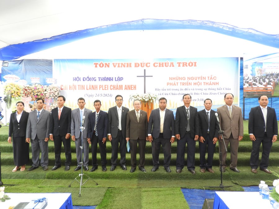 hoi-thanh-tin-lanh-viet-nam-mien-nam-to-chuc-hoi-dong-thanh-lap-chi-hoi-tin-lanh-plei-cham-aneh-dung-chan-tai-phuong-chi-lang-tppleiku-anh-thanh-nhat.jpg