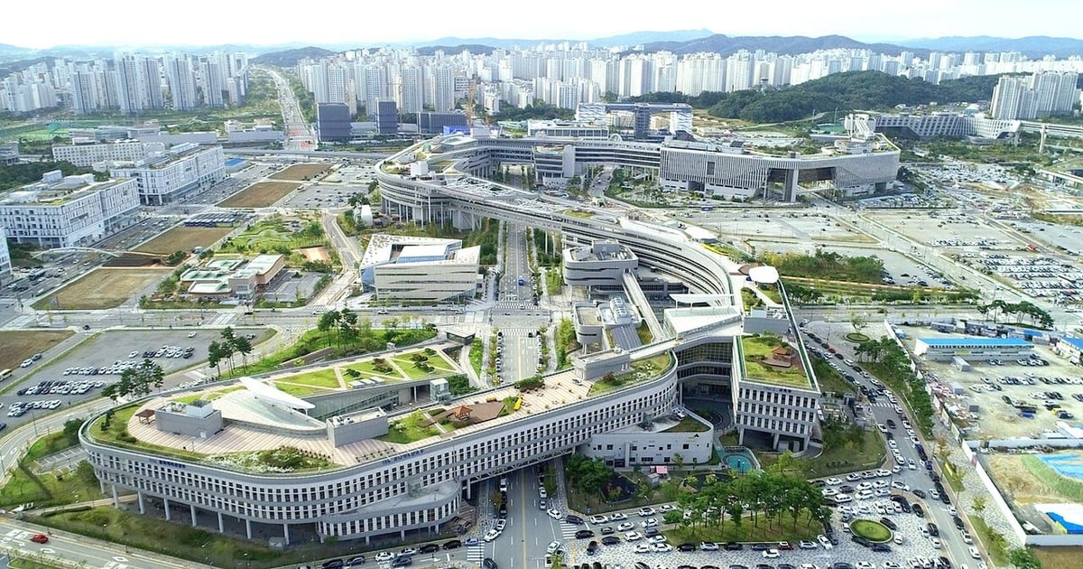 국가가 합병된 후 새로운 행정 단위의 이름은 어떻게 지정합니까?