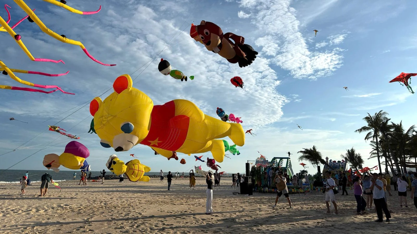 [Photo] Binh Thuan organizes many unique festivals on the occasion of April 30 and May 1 photo 2