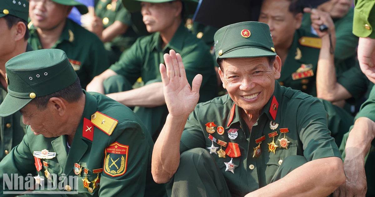 [រូបថត] ពេលវេលា "គួរឱ្យស្រឡាញ់" នៅថ្ងៃឈប់សម្រាក 30/4