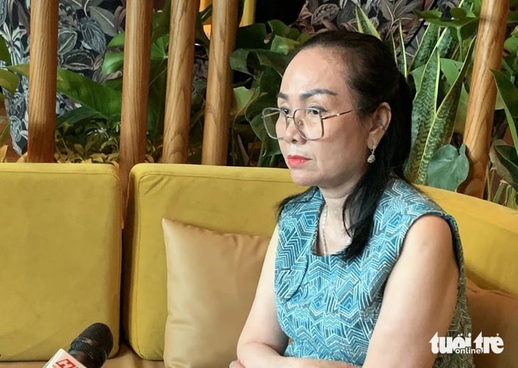 Khởi tố, bắt tạm giam chủ tịch hội đồng Trường quốc tế AISVN Nguyễn Thị Út Em - Ảnh 1.