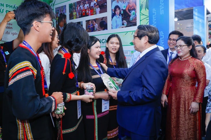ការចាប់ផ្តើមនិស្សិត - រូបថត ១.