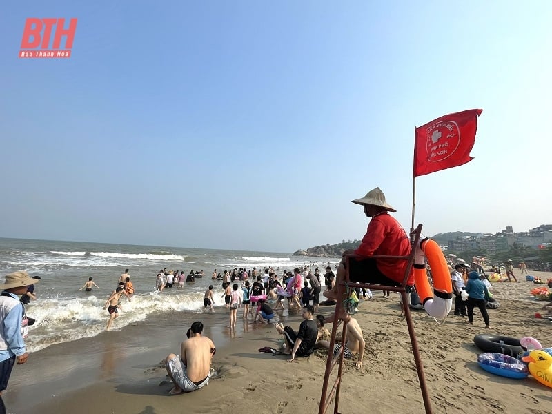 목적지는 휴일 동안 방문객을 안전하게 환영하기 위해 노력합니다.