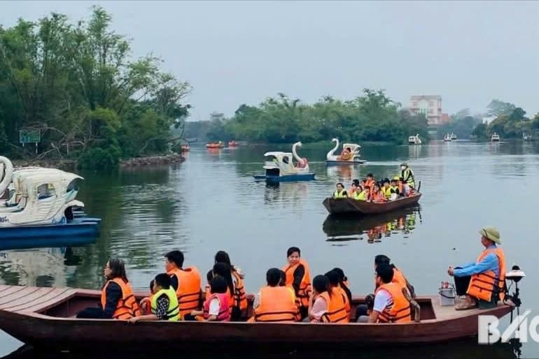 Các di tích ở Hải Dương hút khách trong 2 ngày đầu kỳ nghỉ lễ